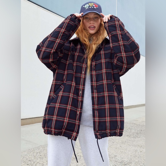 Aritzia Jackets & Blazers - TNA Coaches Jacket